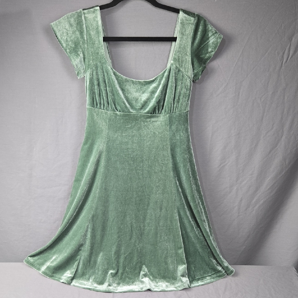 Rewind Mint Green Velvety Fabric Stretchy Cap Sleeves Flows